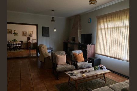 Casa à venda com 250m², 5 quartos e 5 vagasSala