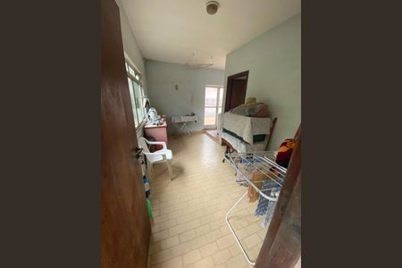 Casa à venda com 250m², 5 quartos e 5 vagasQuarto