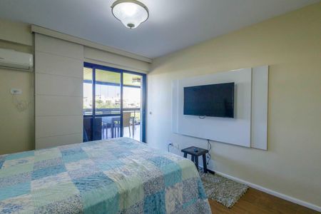 Apartamento à venda com 140m², 4 quartos e 2 vagas Apartamento à venda com 140m², 4 quartos e 2 vagasSuíte