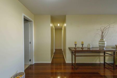 Apartamento à venda com 140m², 4 quartos e 2 vagas Apartamento à venda com 140m², 4 quartos e 2 vagasSala