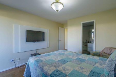 Apartamento à venda com 140m², 4 quartos e 2 vagas Apartamento à venda com 140m², 4 quartos e 2 vagasSuíte