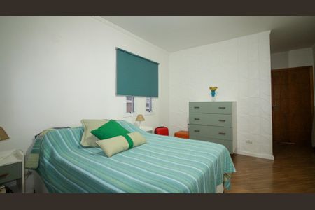 Casa à venda com 274m², 3 quartos e 5 vagas Casa à venda com 274m², 3 quartos e 5 vagasSuíte