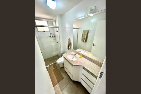 Apartamento à venda com 89m², 3 quartos e 2 vagas Apartamento à venda com 89m², 3 quartos e 2 vagasBanheiro Social