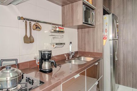 Apartamento à venda com 85m², 3 quartos e 2 vagas Apartamento à venda com 85m², 3 quartos e 2 vagasCozinha e Área de Serviço