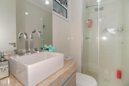 Apartamento à venda com 85m², 3 quartos e 2 vagas Apartamento à venda com 85m², 3 quartos e 2 vagasBanheiro da Suíte