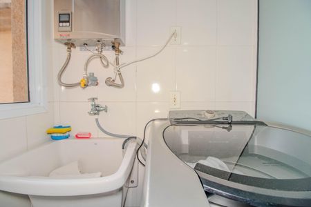 Apartamento à venda com 85m², 3 quartos e 2 vagas Apartamento à venda com 85m², 3 quartos e 2 vagasCozinha e Área de Serviço