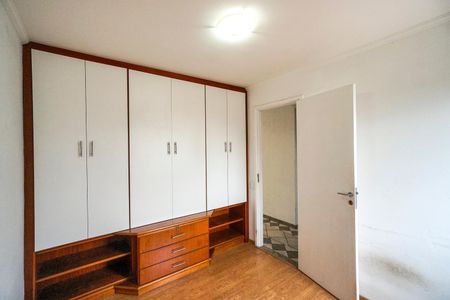 Apartamento à venda com 120m², 3 quartos e 2 vagas Apartamento à venda com 120m², 3 quartos e 2 vagasQuarto 01