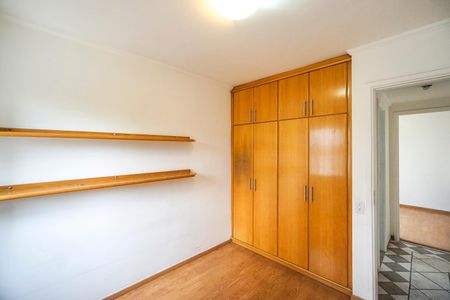Apartamento à venda com 120m², 3 quartos e 2 vagas Apartamento à venda com 120m², 3 quartos e 2 vagasQuarto 02