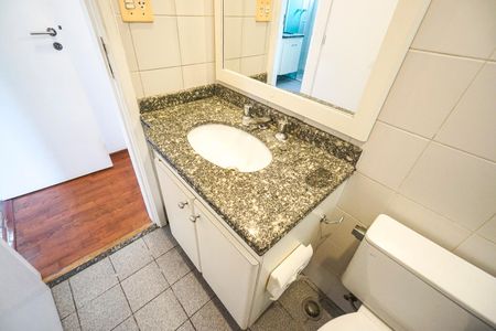 Apartamento à venda com 120m², 3 quartos e 2 vagas Apartamento à venda com 120m², 3 quartos e 2 vagasBanheiro da suíte