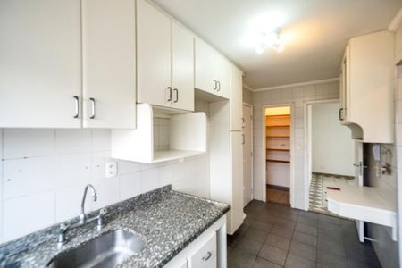 Apartamento à venda com 120m², 3 quartos e 2 vagas Apartamento à venda com 120m², 3 quartos e 2 vagasCozinha