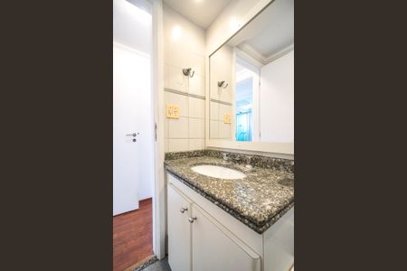 Apartamento à venda com 120m², 3 quartos e 2 vagas Apartamento à venda com 120m², 3 quartos e 2 vagasBanheiro da suíte