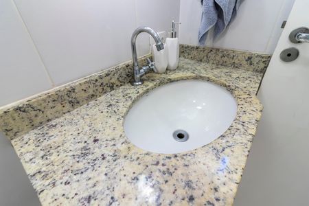 Casa de condomínio à venda com 80m², 2 quartos e 1 vaga Casa de condomínio à venda com 80m², 2 quartos e 1 vagaBanheiro da Suíte 2