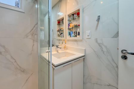 Apartamento à venda com 70m², 2 quartos e 1 vaga Apartamento à venda com 70m², 2 quartos e 1 vagaBanheiro da Suíte