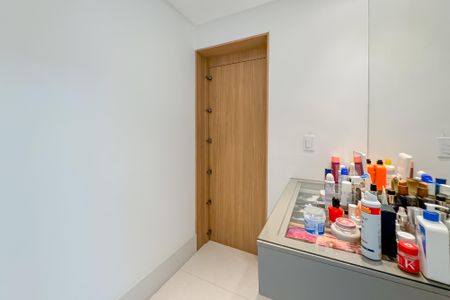 Apartamento à venda com 70m², 2 quartos e 1 vaga Apartamento à venda com 70m², 2 quartos e 1 vagaSuíte