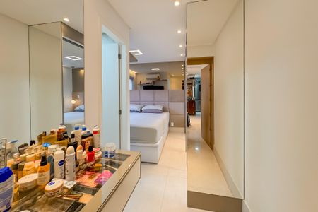Apartamento à venda com 70m², 2 quartos e 1 vaga Apartamento à venda com 70m², 2 quartos e 1 vagaSuíte