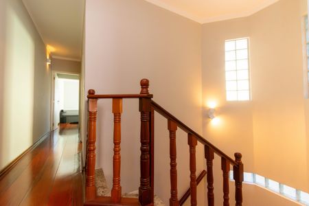 Casa à venda com 154m², 3 quartos e 2 vagas Casa à venda com 154m², 3 quartos e 2 vagasCorredor