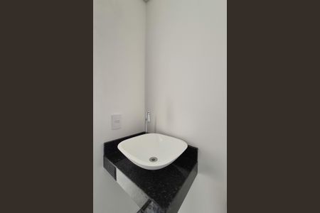 Apartamento à venda com 127m², 2 quartos e 2 vagas Apartamento à venda com 127m², 2 quartos e 2 vagasBanheiro de Serviço