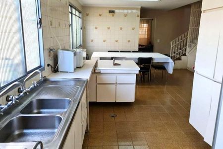 Casa à venda com 212m², 3 quartos e 2 vagas