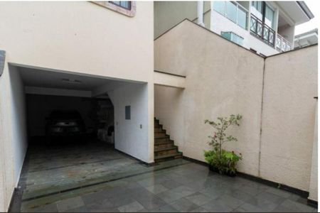 Casa à venda com 165m², 3 quartos e 4 vagas