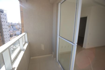 Apartamento à venda com 60m², 2 quartos e 2 vagasVaranda