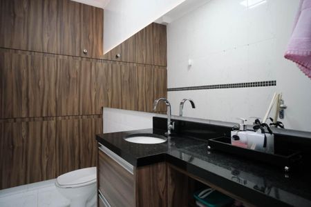 Casa à venda com 200m², 3 quartos e 2 vagasLavabo