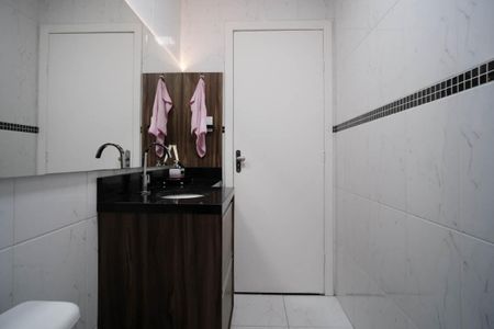 Casa à venda com 200m², 3 quartos e 2 vagasLavabo