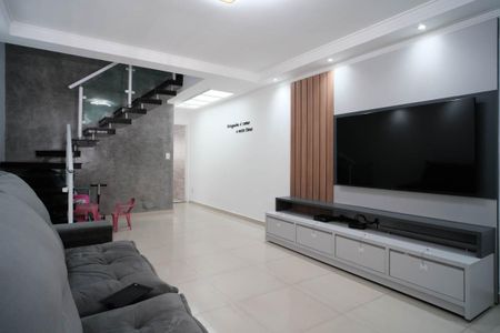 Casa à venda com 200m², 3 quartos e 2 vagasSala