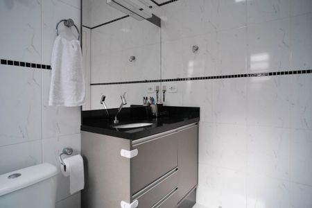 Casa à venda com 200m², 3 quartos e 2 vagasBanheiro da Suíte