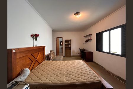 Casa à venda com 592m², 4 quartos e 6 vagas Casa à venda com 592m², 4 quartos e 6 vagasSuíte 2