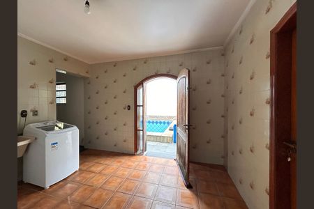 Casa à venda com 592m², 4 quartos e 6 vagas Casa à venda com 592m², 4 quartos e 6 vagasÁrea de Serviço