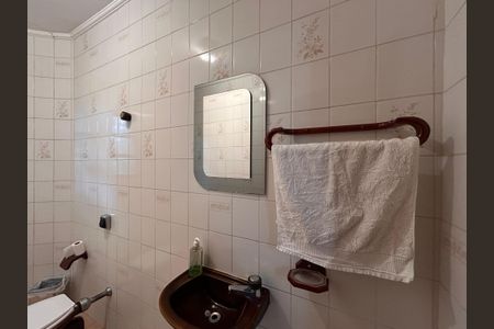 Casa à venda com 592m², 4 quartos e 6 vagas Casa à venda com 592m², 4 quartos e 6 vagasBanheiro Social 1