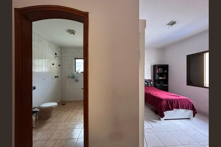 Casa à venda com 592m², 4 quartos e 6 vagas Casa à venda com 592m², 4 quartos e 6 vagasSuíte 1
