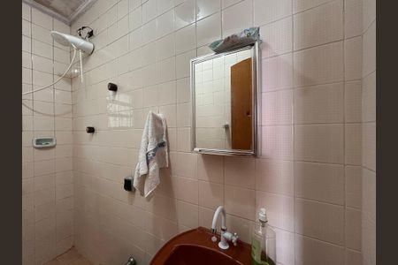 Casa à venda com 592m², 4 quartos e 6 vagas Casa à venda com 592m², 4 quartos e 6 vagasBanheiro de serviço