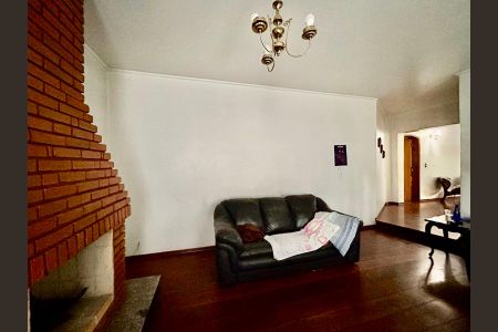 Casa à venda com 592m², 4 quartos e 6 vagas Casa à venda com 592m², 4 quartos e 6 vagasSala 2