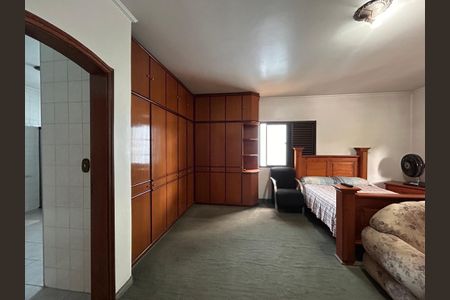 Casa à venda com 592m², 4 quartos e 6 vagas Casa à venda com 592m², 4 quartos e 6 vagasSuíte 3