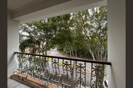 Casa à venda com 592m², 4 quartos e 6 vagas Casa à venda com 592m², 4 quartos e 6 vagasVaranda da Sala 3