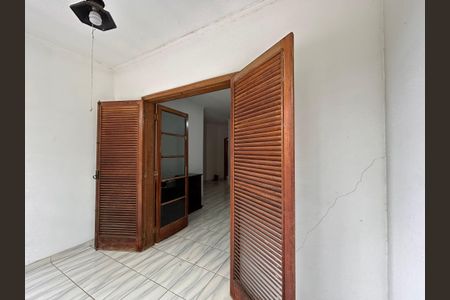 Casa à venda com 592m², 4 quartos e 6 vagas Casa à venda com 592m², 4 quartos e 6 vagasVaranda da Sala 3