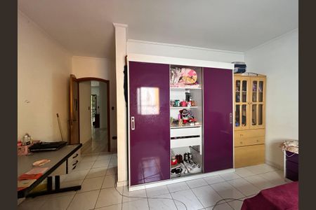 Casa à venda com 592m², 4 quartos e 6 vagas Casa à venda com 592m², 4 quartos e 6 vagasSuíte 1