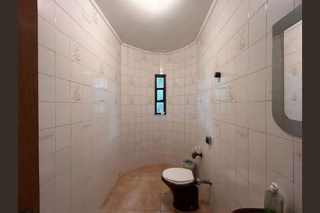 Casa à venda com 592m², 4 quartos e 6 vagas Casa à venda com 592m², 4 quartos e 6 vagasBanheiro Social 1