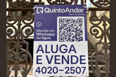Casa à venda com 592m², 4 quartos e 6 vagas Casa à venda com 592m², 4 quartos e 6 vagasPlaca