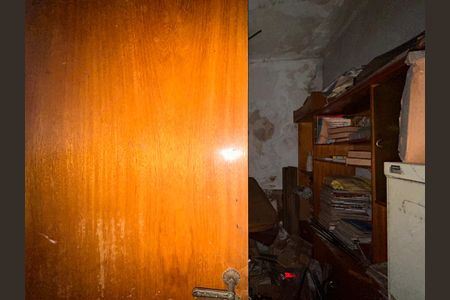 Casa à venda com 592m², 4 quartos e 6 vagas Casa à venda com 592m², 4 quartos e 6 vagasÁrea comum