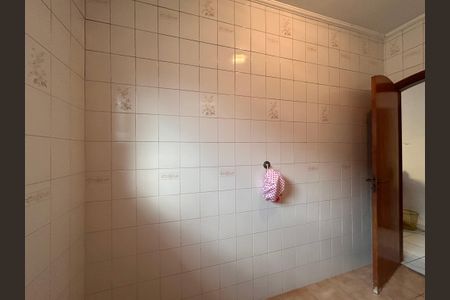 Casa à venda com 592m², 4 quartos e 6 vagas Casa à venda com 592m², 4 quartos e 6 vagasBanheiro da Suíte 1