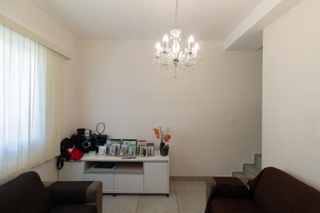 Casa de condomínio à venda com 100m², 2 quartos e 2 vagas Casa de condomínio à venda com 100m², 2 quartos e 2 vagasSala