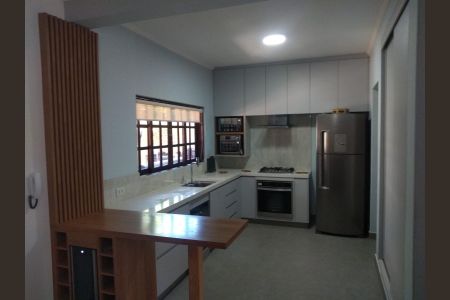 Casa de condomínio à venda com 188m², 3 quartos e 2 vagas Casa de condomínio à venda com 188m², 3 quartos e 2 vagasCozinha