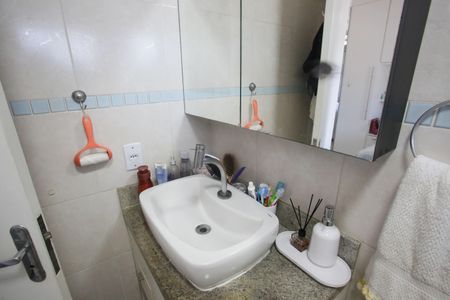 Apartamento à venda com 76m², 2 quartos e 1 vagaBanheiro da Suíte