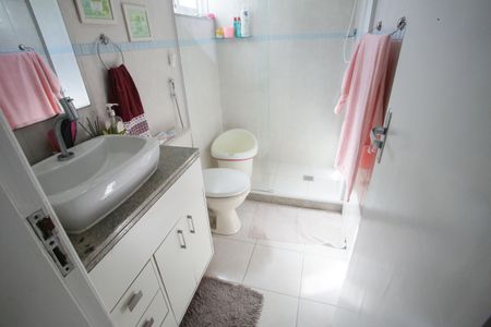 Apartamento à venda com 76m², 2 quartos e 1 vagaBanheiro Social