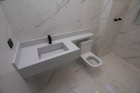 Casa à venda com 192m², 3 quartos e 3 vagas Casa à venda com 192m², 3 quartos e 3 vagasBanheiro da Suíte 3