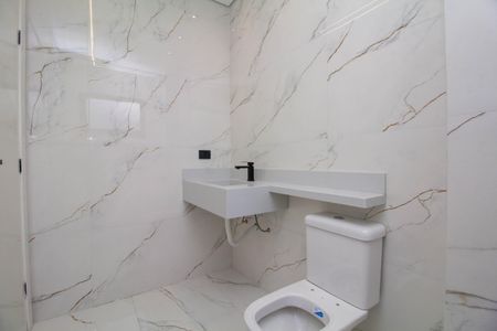 Casa à venda com 192m², 3 quartos e 3 vagas Casa à venda com 192m², 3 quartos e 3 vagasBanheiro da Suíte 3