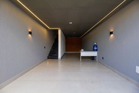 Casa à venda com 192m², 3 quartos e 3 vagas Casa à venda com 192m², 3 quartos e 3 vagasGaragem