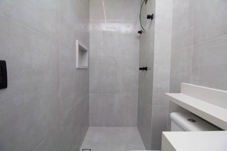 Casa à venda com 192m², 3 quartos e 3 vagas Casa à venda com 192m², 3 quartos e 3 vagasBanheiro da Suíte 1